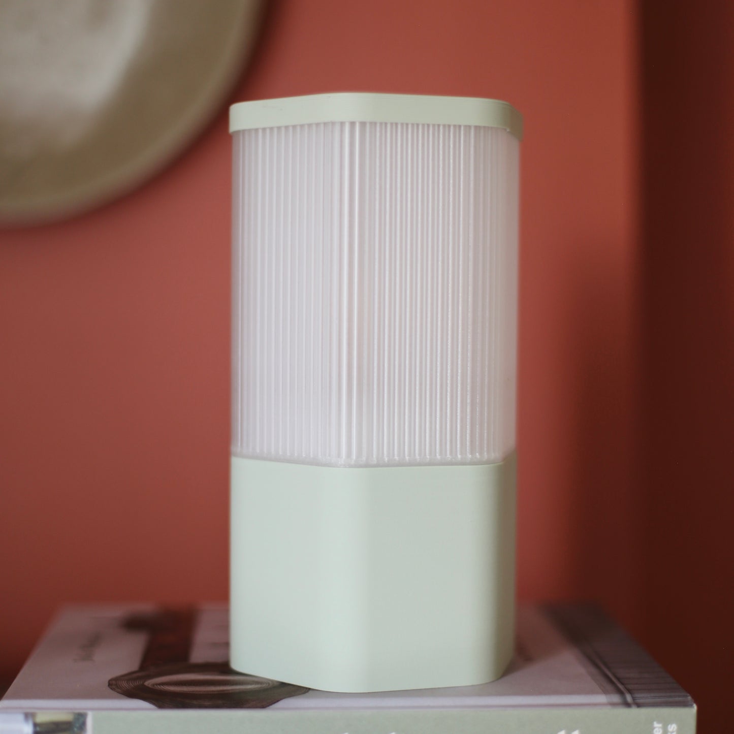 3D Printed Mid-Century Mint Lamp